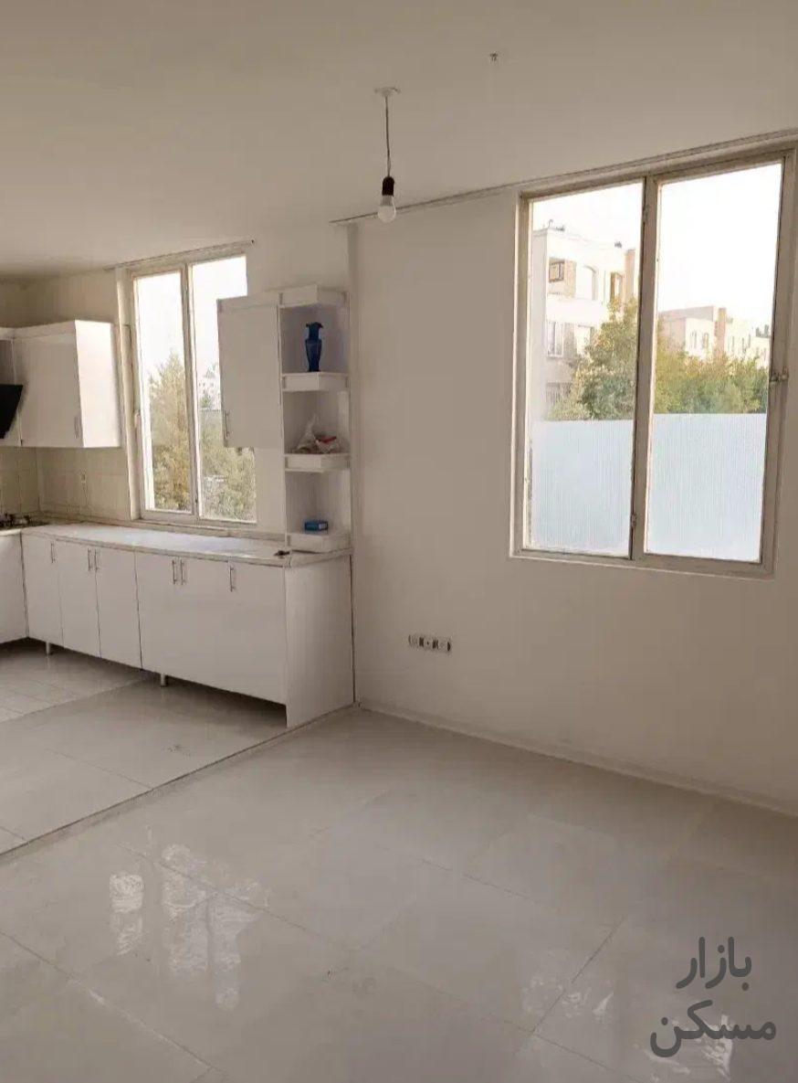 فروش آپارتمان 220 متر براعتی +سه نبش +پرنور