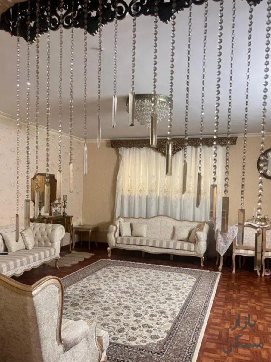 ۱۰۵ متر آپارتمان/ شرایطی / سند دار